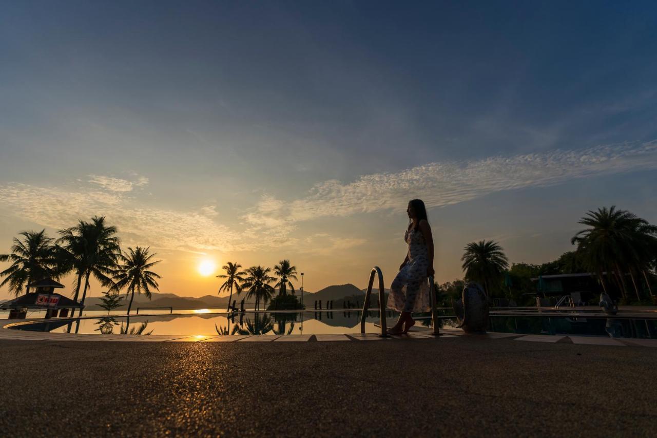 Kaengkrachan Boathouse Paradise Resort Kaeng Krachan Exterior foto