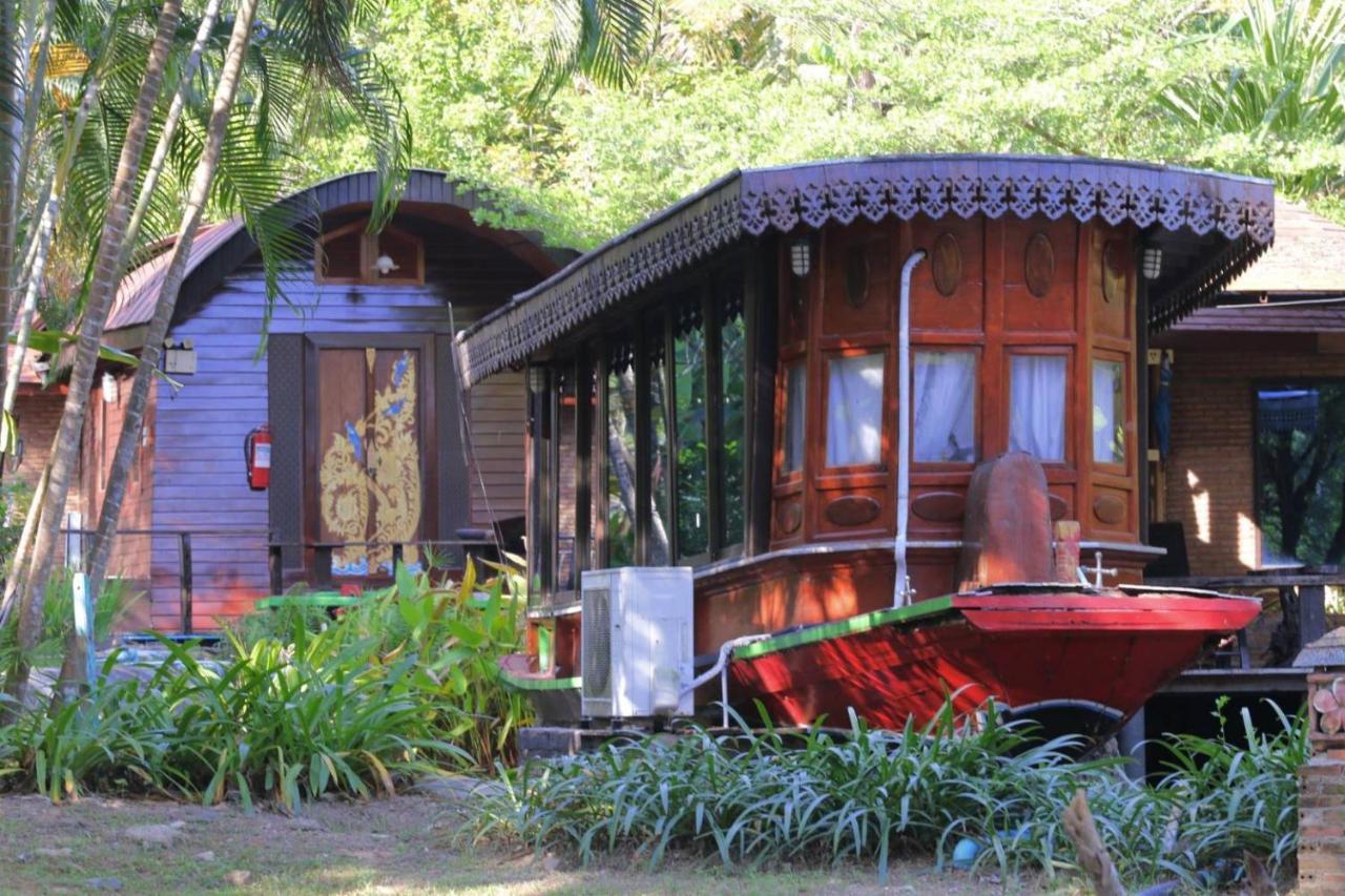 Kaengkrachan Boathouse Paradise Resort Kaeng Krachan Exterior foto